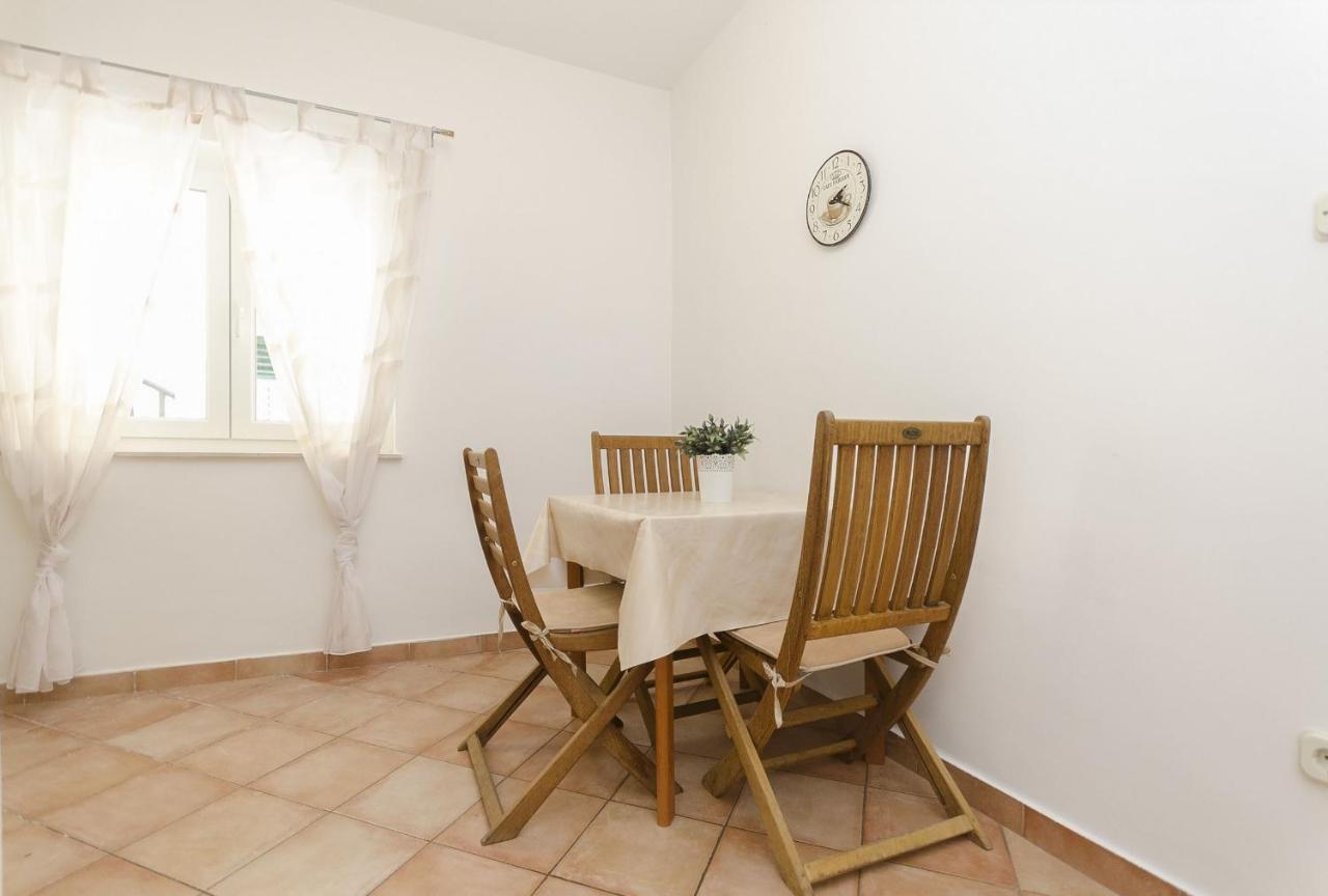 Apartments Karolina Vodice Esterno foto