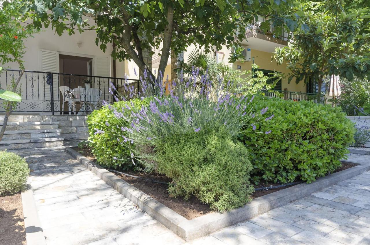 Apartments Karolina Vodice Esterno foto