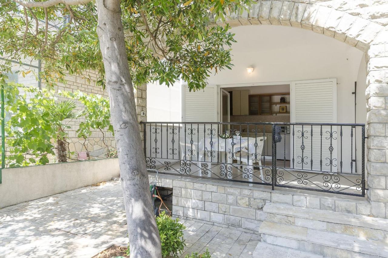 Apartments Karolina Vodice Esterno foto